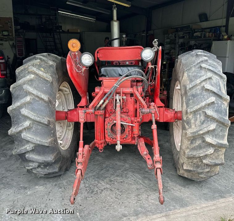 image for item DS2149 1957 International Harvester 350 Utility  tractor