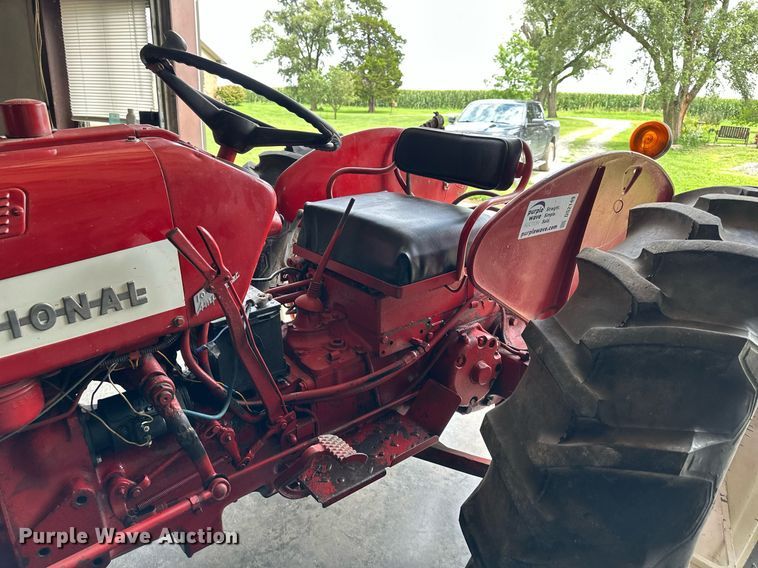 image for item DS2149 1957 International Harvester 350 Utility  tractor