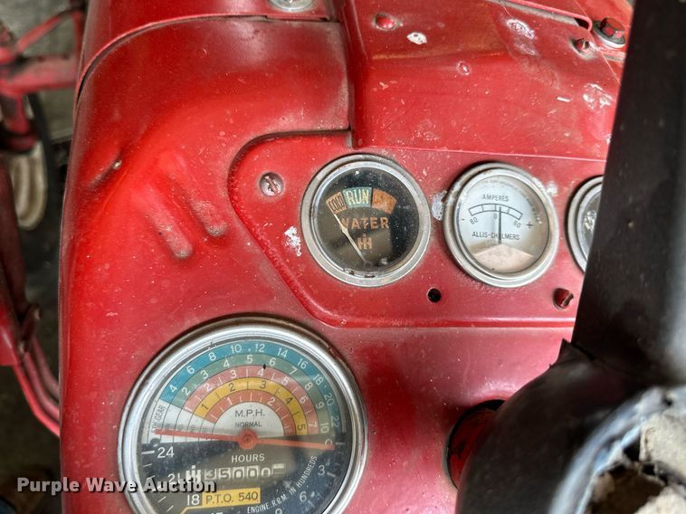 image for item DS2149 1957 International Harvester 350 Utility  tractor