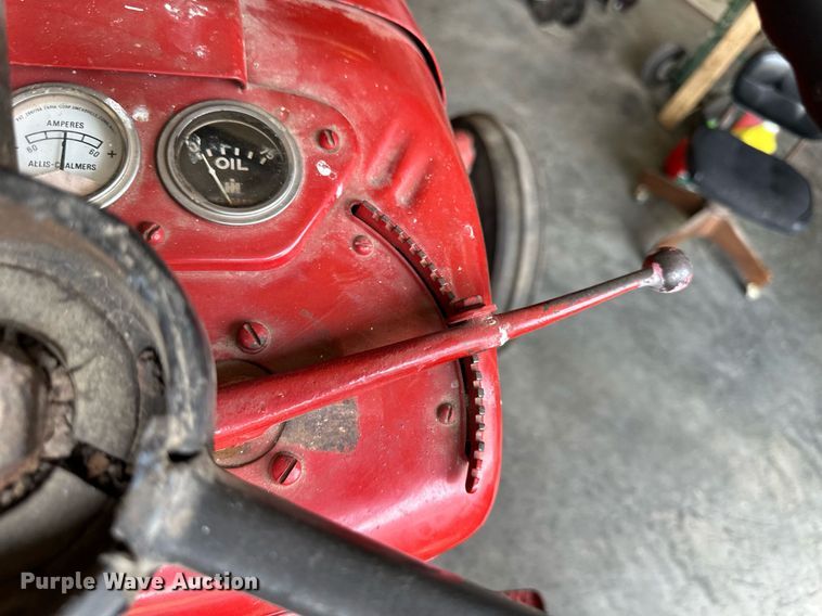 image for item DS2149 1957 International Harvester 350 Utility  tractor