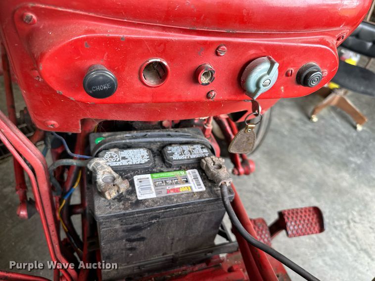 image for item DS2149 1957 International Harvester 350 Utility  tractor