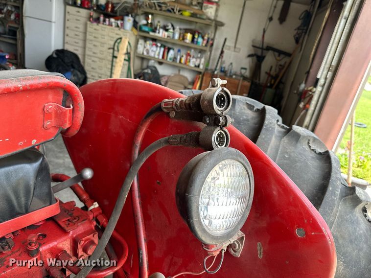 image for item DS2149 1957 International Harvester 350 Utility  tractor