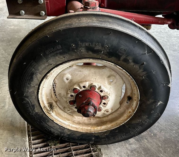 image for item DS2149 1957 International Harvester 350 Utility  tractor