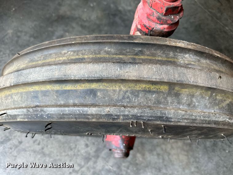 image for item DS2149 1957 International Harvester 350 Utility  tractor