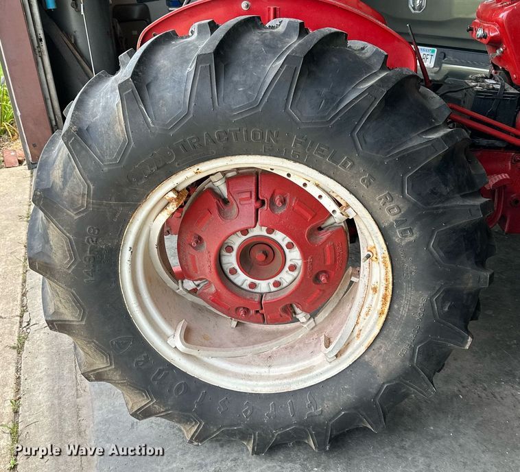 image for item DS2149 1957 International Harvester 350 Utility  tractor