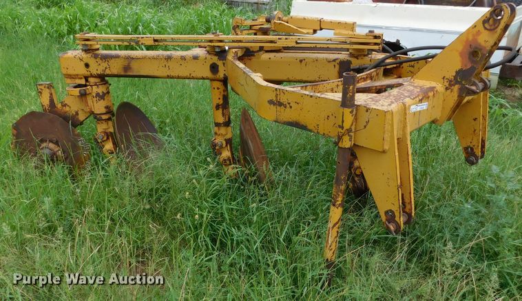 image for item GP9629 Three bottom terracing plow