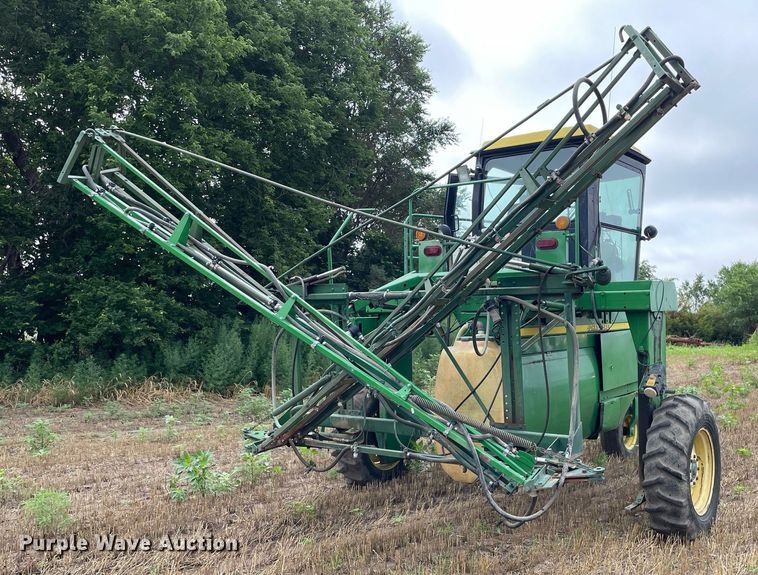 image for item JD9164 John Deere 6000  sprayer