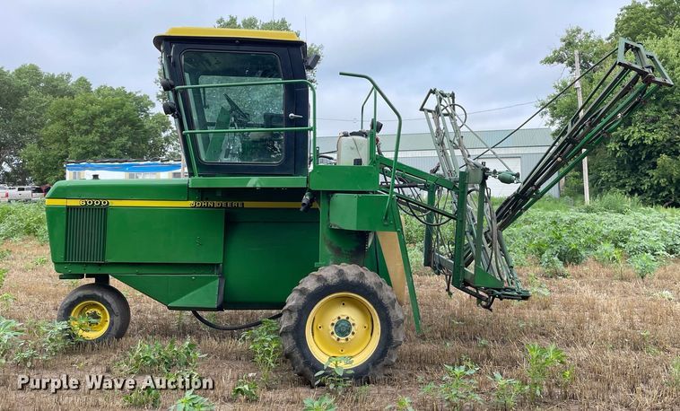 image for item JD9164 John Deere 6000  sprayer