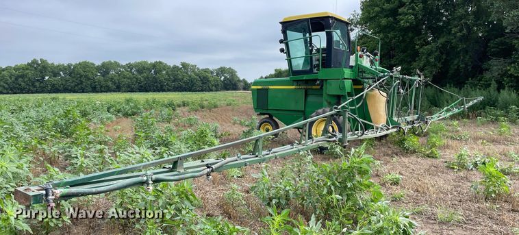 image for item JD9164 John Deere 6000  sprayer