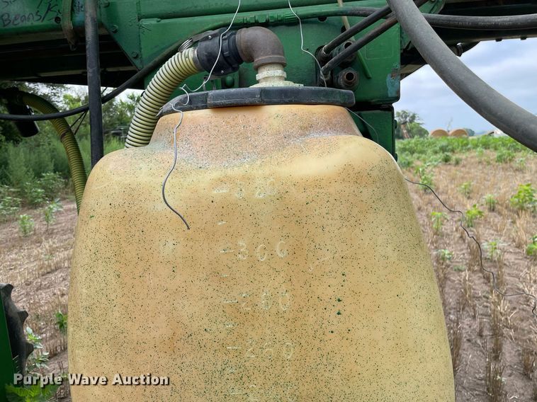 image for item JD9164 John Deere 6000  sprayer