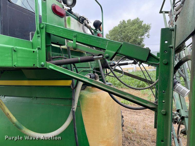 image for item JD9164 John Deere 6000  sprayer