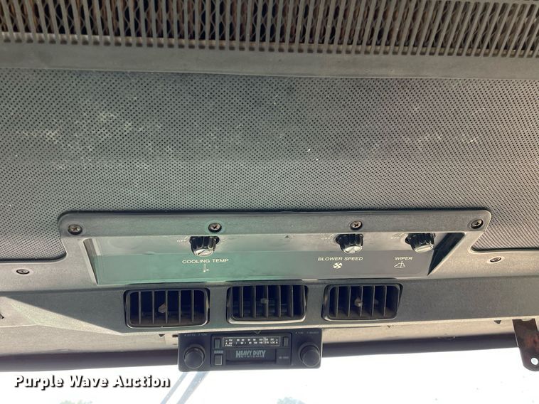 image for item JD9164 John Deere 6000  sprayer