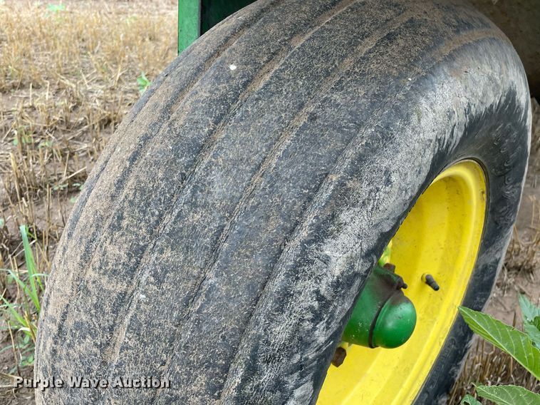 image for item JD9164 John Deere 6000  sprayer