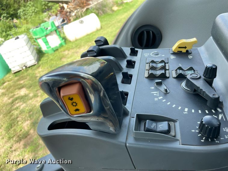 image for item JD9165 1999 Case MX220 Magnum  MFWD tractor