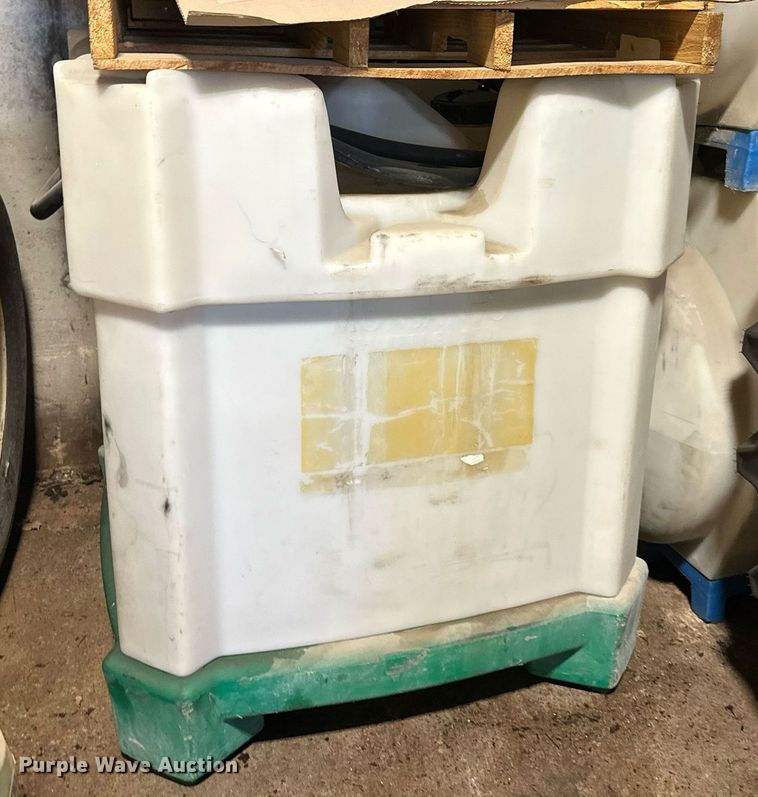 image for item JX9000 (12) tanks