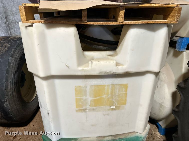 image for item JX9000 (12) tanks