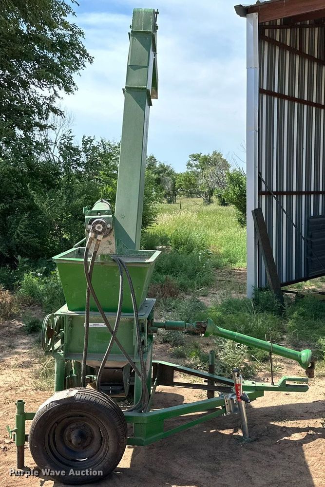 image for item KM9853 Henke Machine  feed grinder/mixer