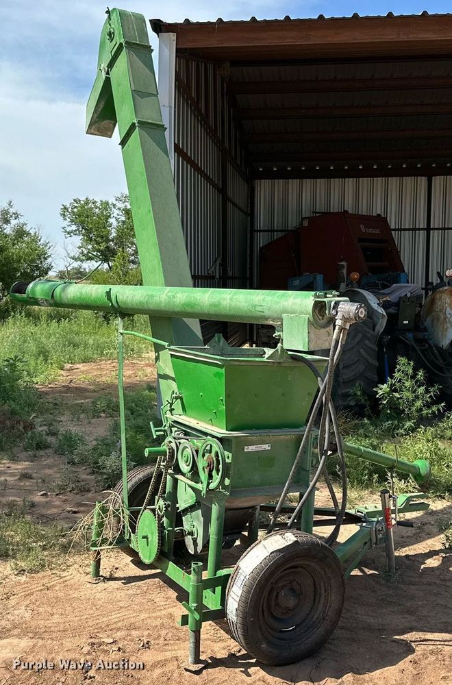 image for item KM9853 Henke Machine  feed grinder/mixer