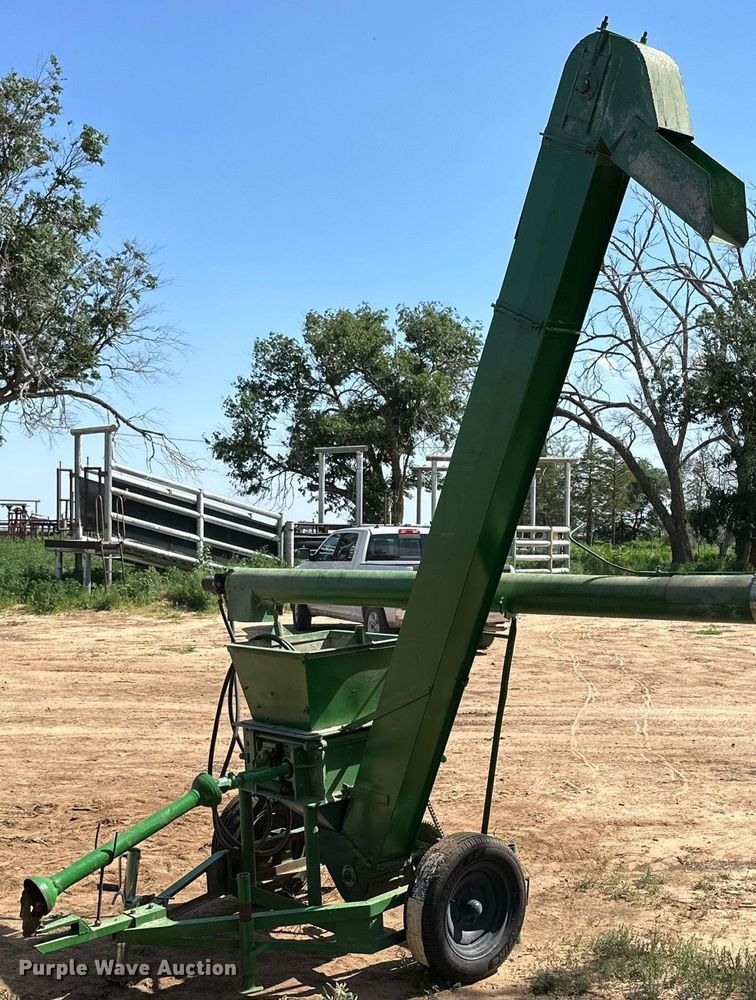 image for item KM9853 Henke Machine  feed grinder/mixer