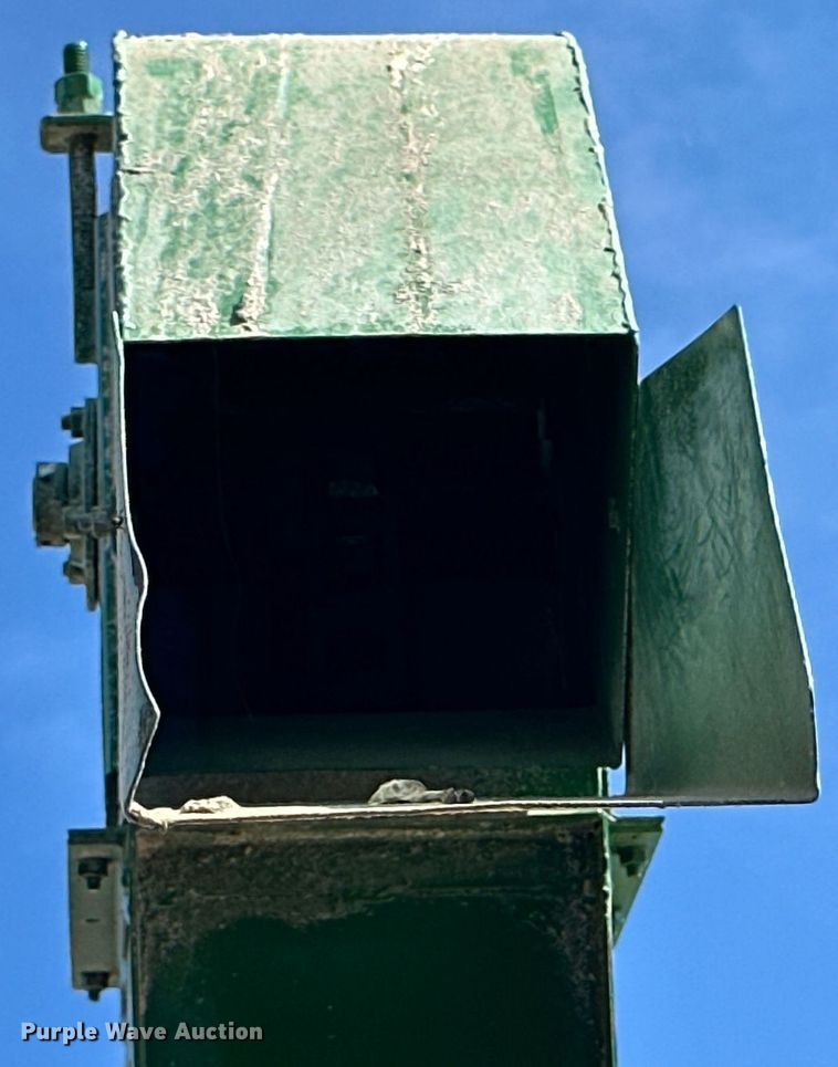 image for item KM9853 Henke Machine  feed grinder/mixer