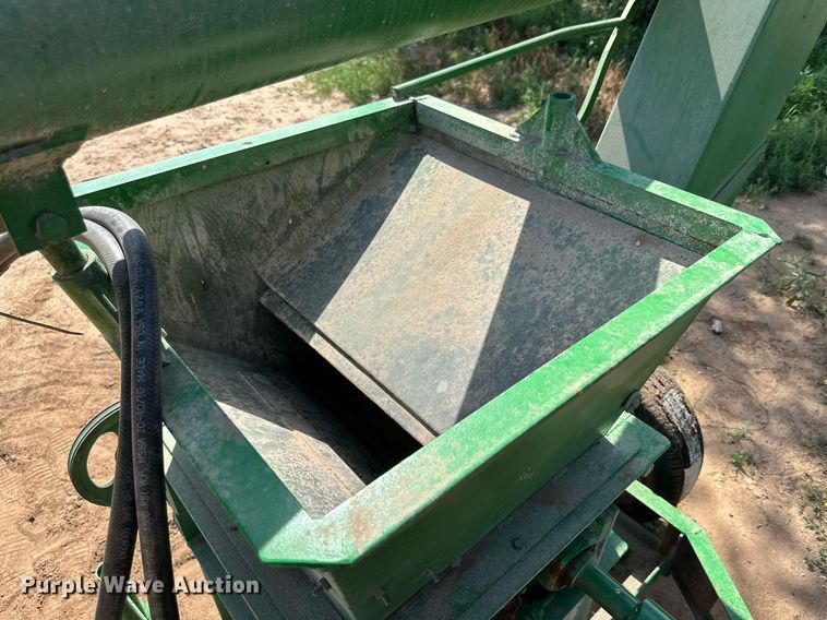 image for item KM9853 Henke Machine  feed grinder/mixer