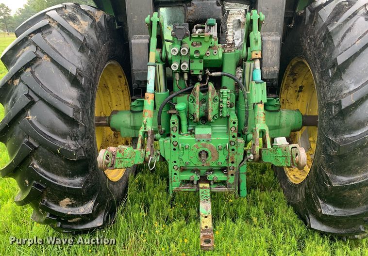 image for item LH9759 1993 John Deere 6400  tractor