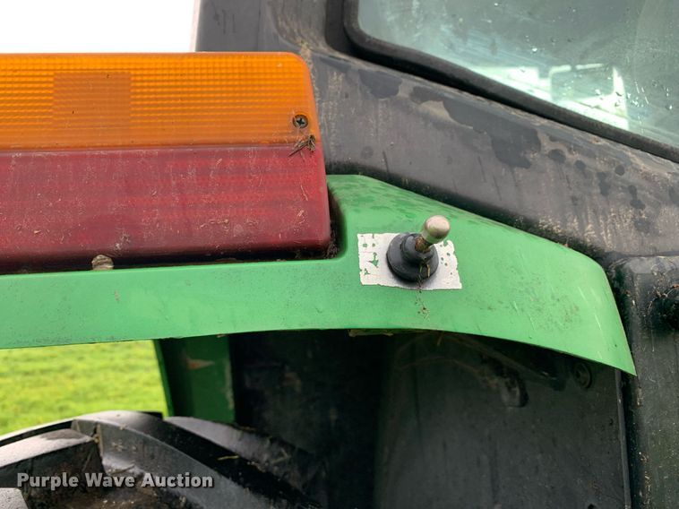 image for item LH9759 1993 John Deere 6400  tractor