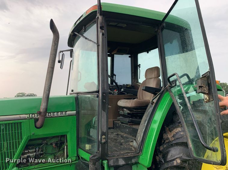 image for item LH9759 1993 John Deere 6400  tractor