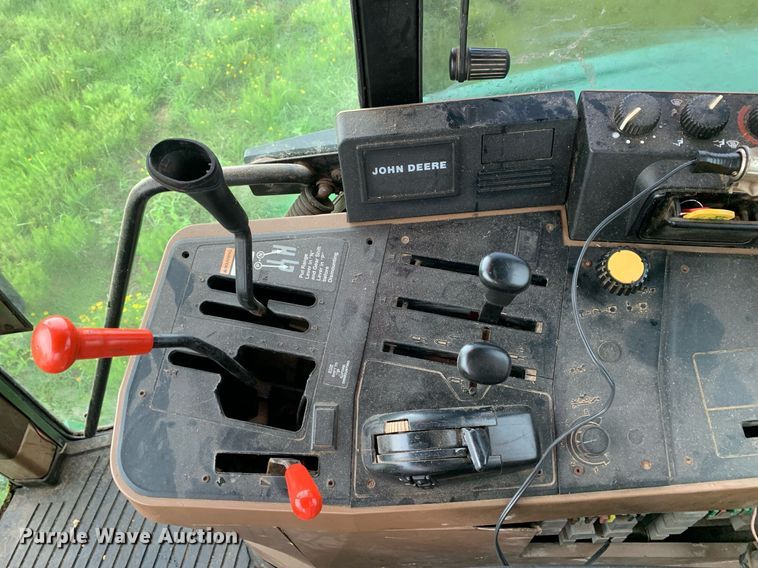 image for item LH9759 1993 John Deere 6400  tractor