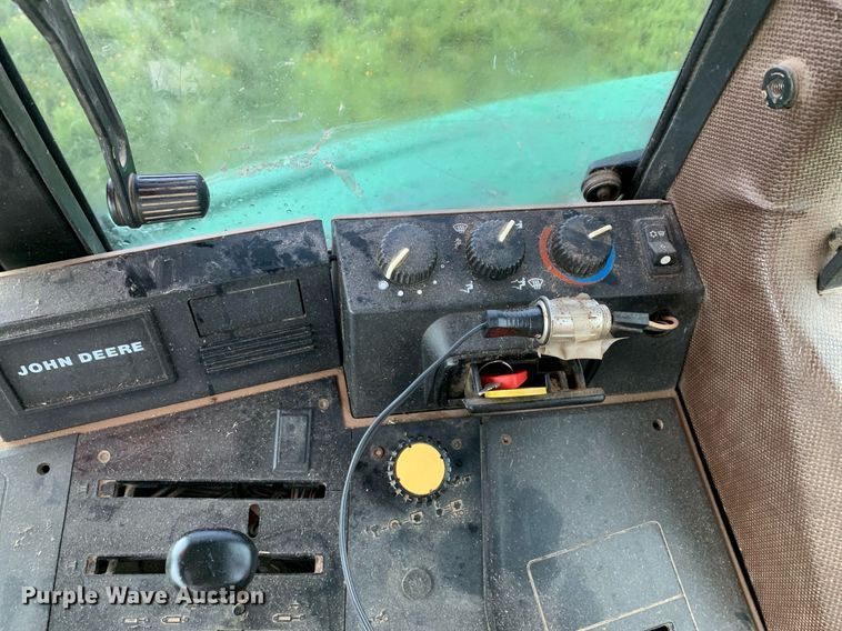 image for item LH9759 1993 John Deere 6400  tractor