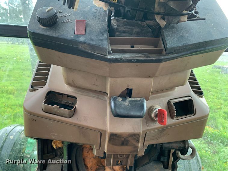 image for item LH9759 1993 John Deere 6400  tractor