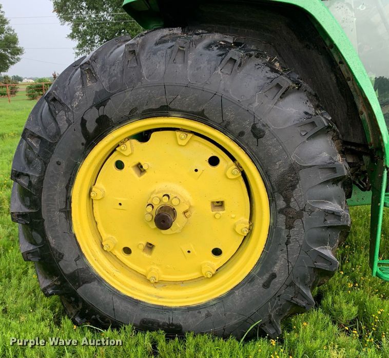 image for item LH9759 1993 John Deere 6400  tractor