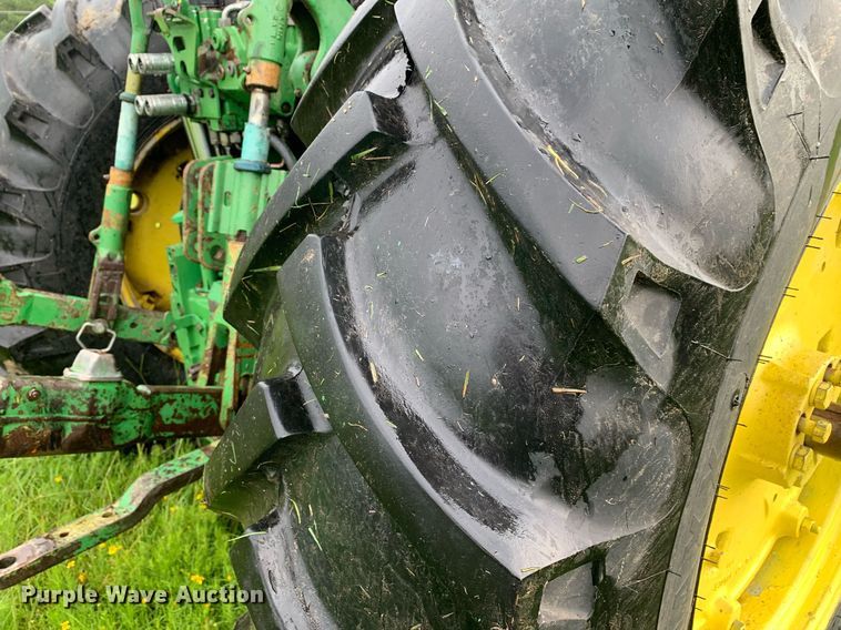 image for item LH9759 1993 John Deere 6400  tractor