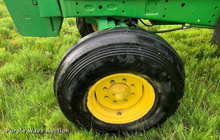 image for item LH9759 1993 John Deere 6400  tractor