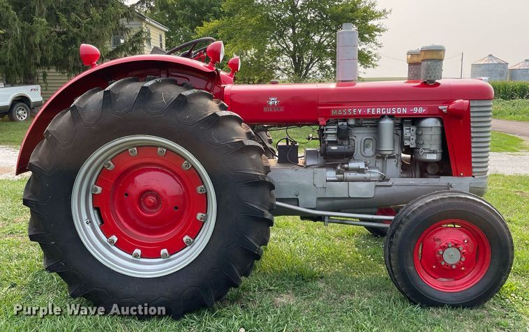 image for item LJ9778 1960 Massey  Ferguson 98  tractor