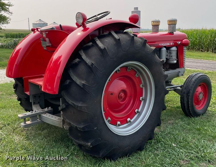 image for item LJ9778 1960 Massey  Ferguson 98  tractor