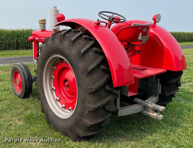 image for item LJ9778 1960 Massey  Ferguson 98  tractor