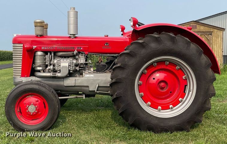 image for item LJ9778 1960 Massey  Ferguson 98  tractor