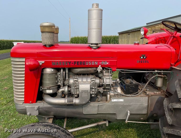 image for item LJ9778 1960 Massey  Ferguson 98  tractor