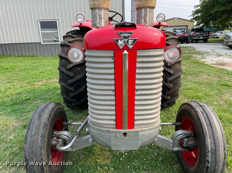 image for item LJ9778 1960 Massey  Ferguson 98  tractor