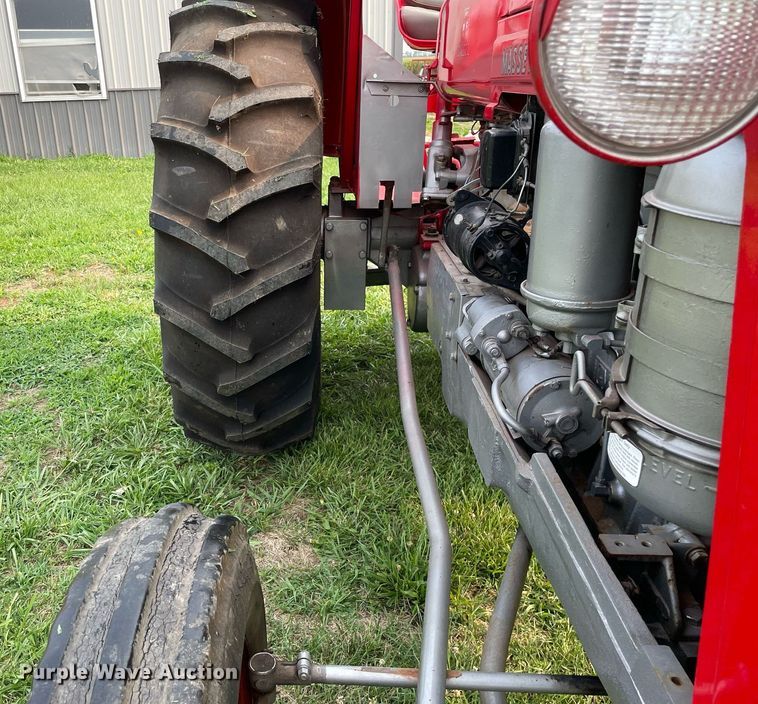 image for item LJ9778 1960 Massey  Ferguson 98  tractor