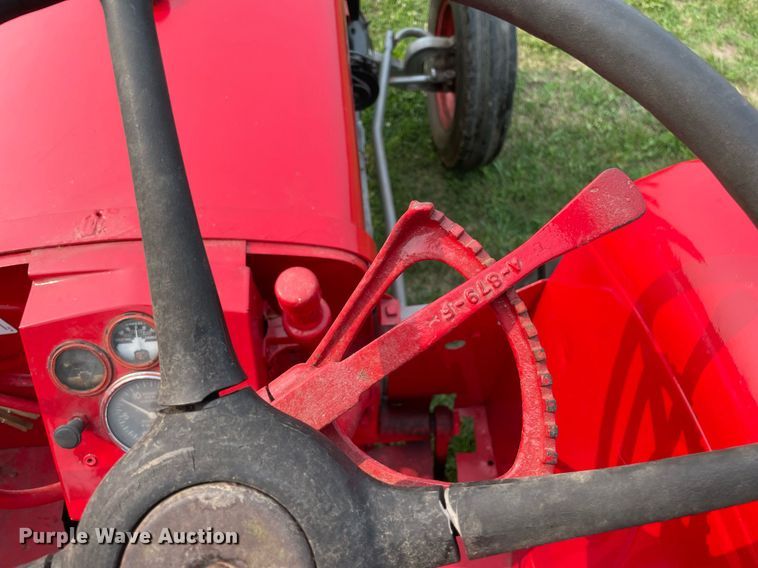 image for item LJ9778 1960 Massey  Ferguson 98  tractor