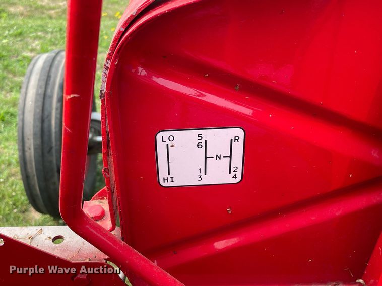 image for item LJ9778 1960 Massey  Ferguson 98  tractor