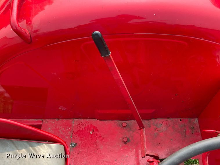 image for item LJ9778 1960 Massey  Ferguson 98  tractor