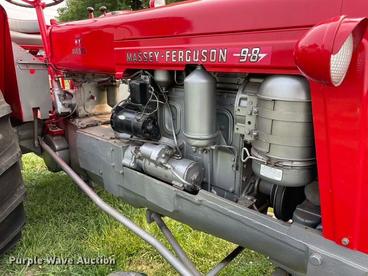 image for item LJ9778 1960 Massey  Ferguson 98  tractor