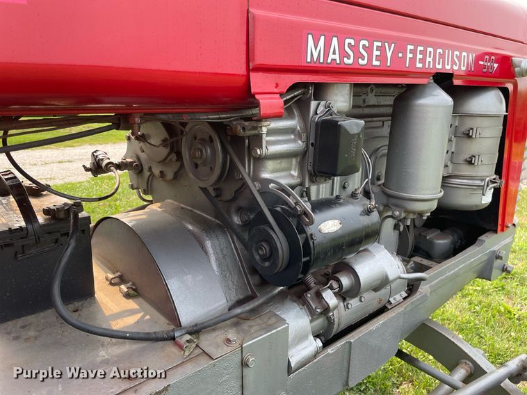 image for item LJ9778 1960 Massey  Ferguson 98  tractor