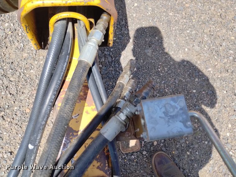 image for item LP9650 Vermeer R24A  hay rake