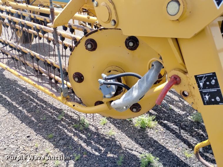 image for item LP9650 Vermeer R24A  hay rake