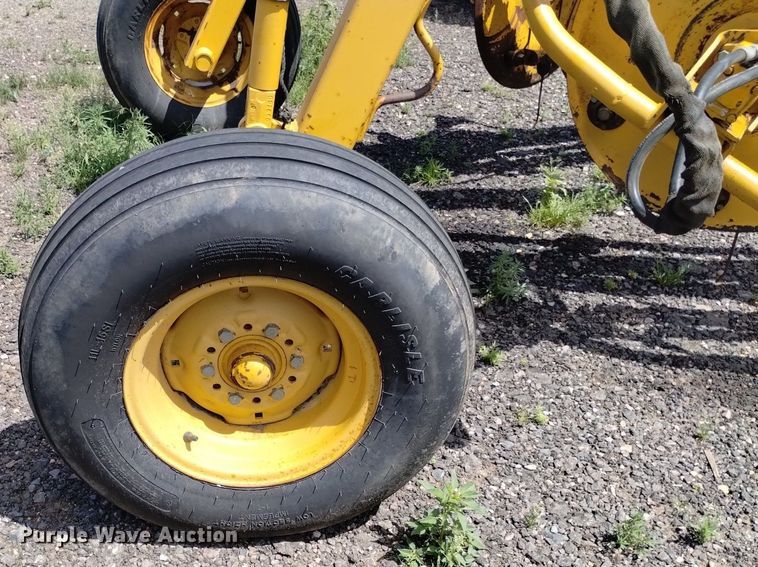 image for item LP9650 Vermeer R24A  hay rake