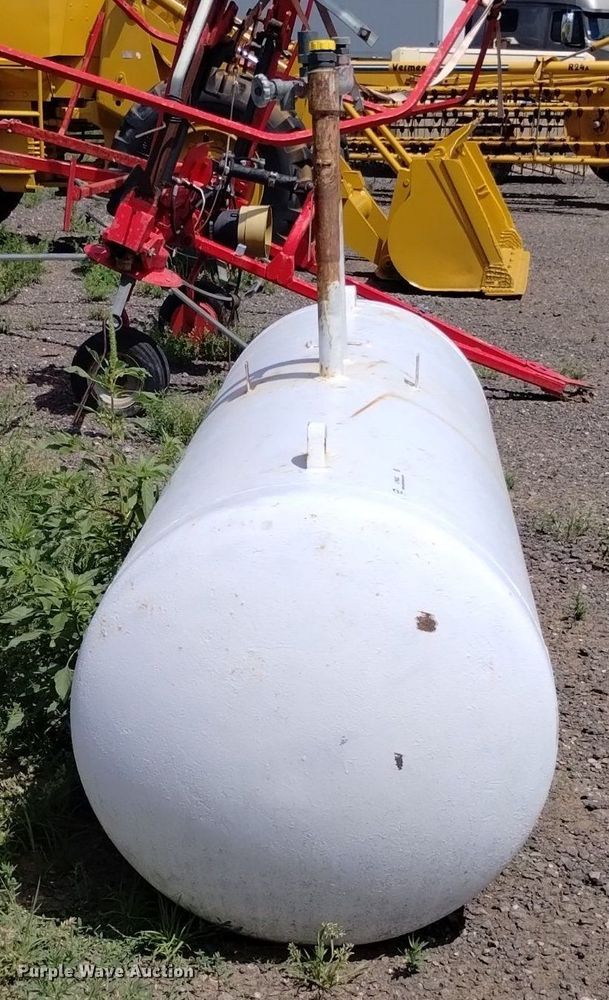 image for item LP9652 McNamar  propane tank